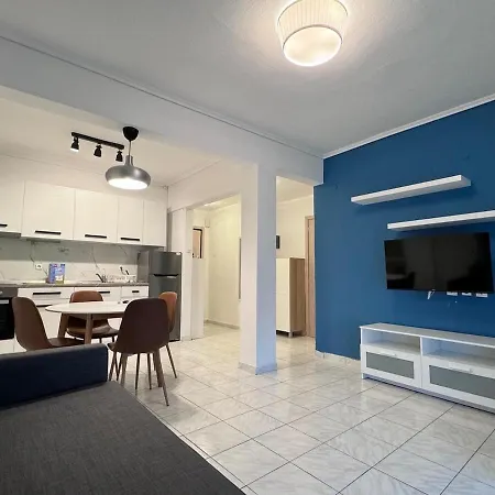 στην κοντά στην θάλασσα *