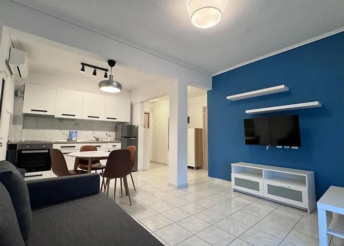 στην κοντά στην θάλασσα *