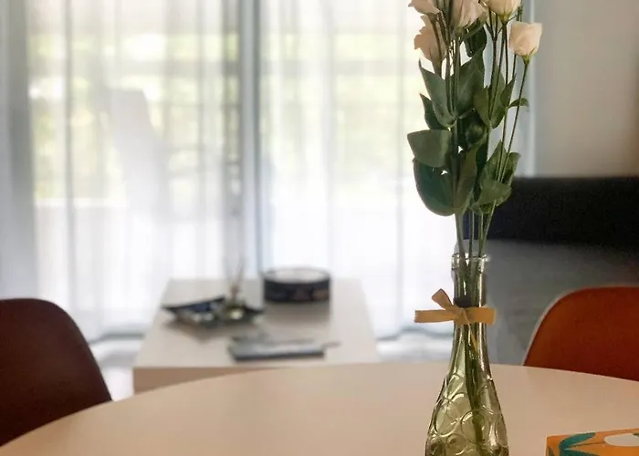 στην κοντά στην θάλασσα *