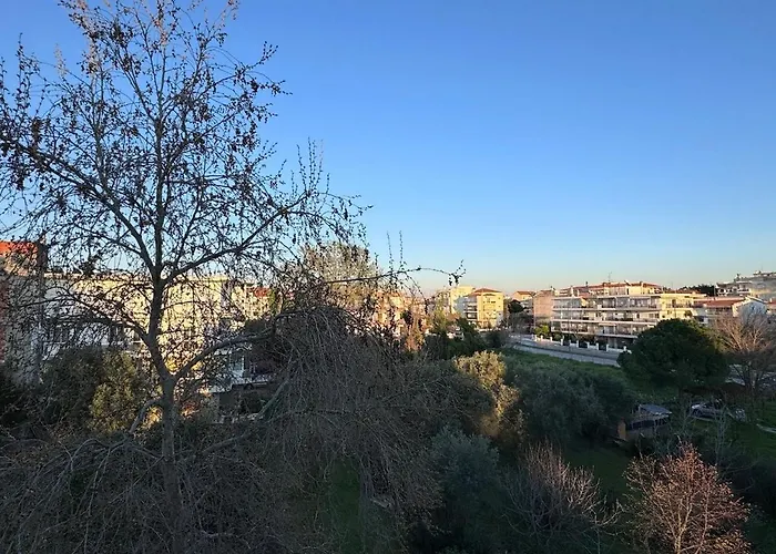 στην κοντά στην θάλασσα Peraía